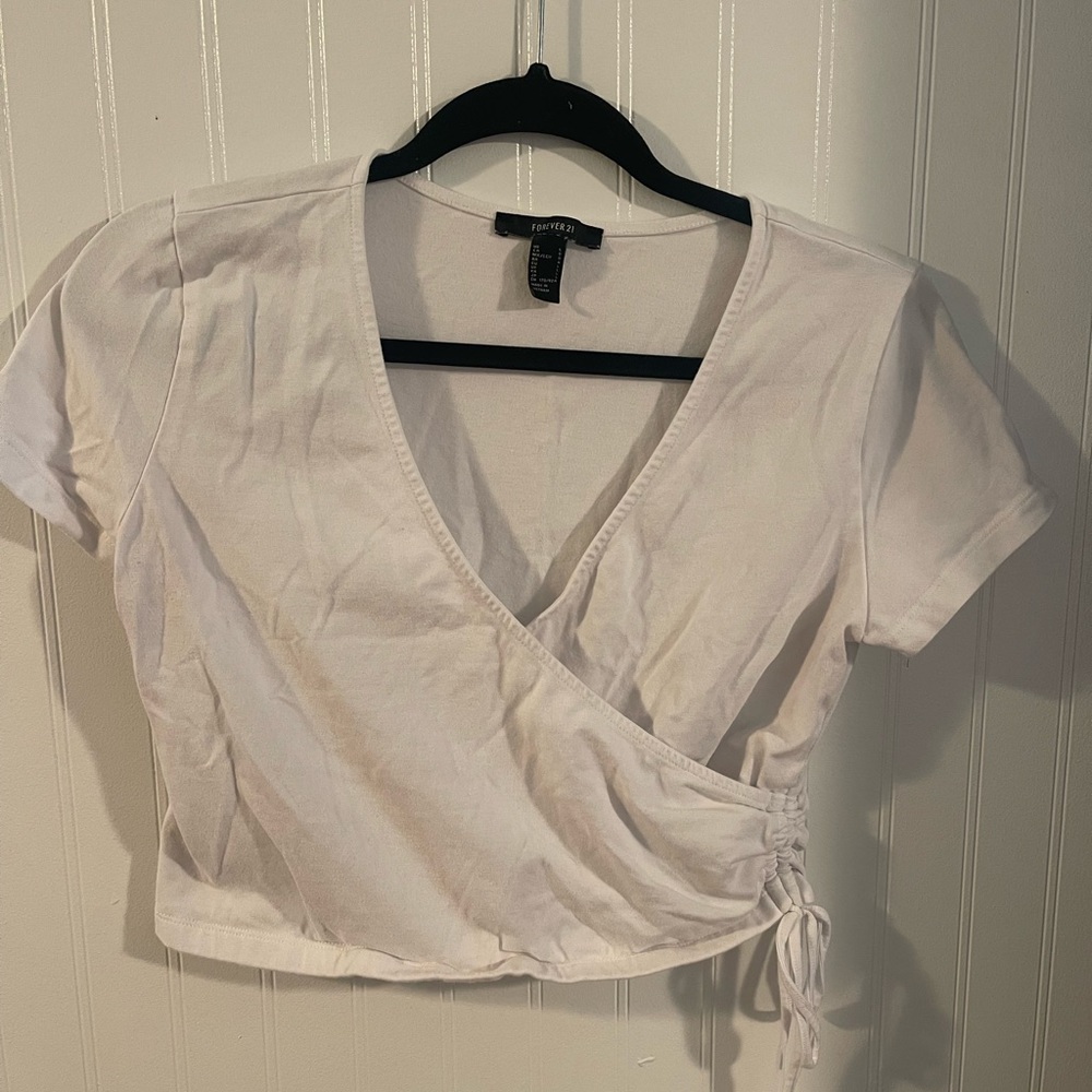 White cross tee with synching